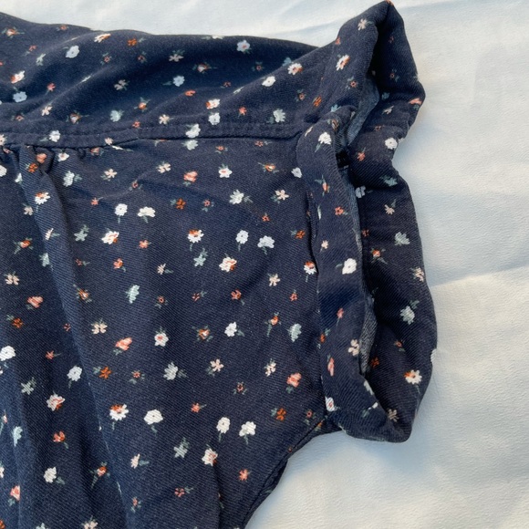 Women's Floral Print Short Sleeve Button-Down Camp Shirt - Picture 8 of 11